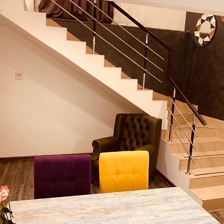 It Hotel Tumanyan Street 예레반 외부 사진