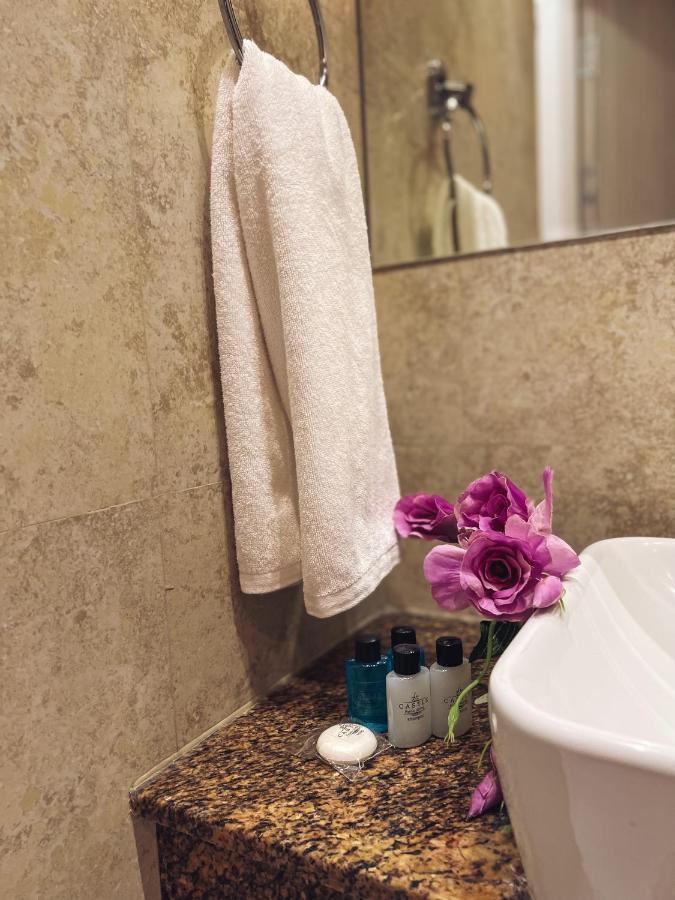 It Hotel Tumanyan Street 예레반 외부 사진