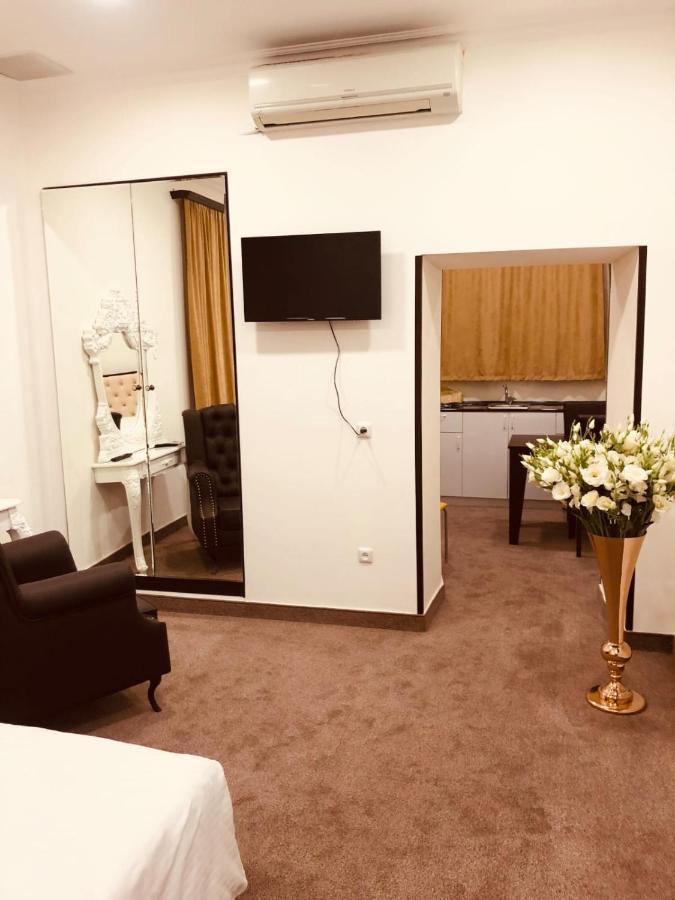 It Hotel Tumanyan Street 예레반 외부 사진