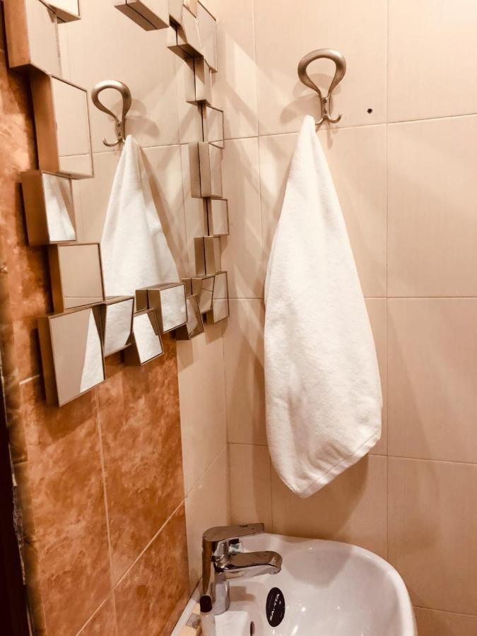 It Hotel Tumanyan Street 예레반 외부 사진