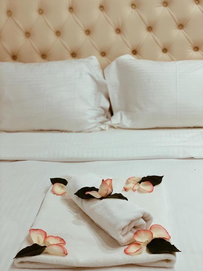 It Hotel Tumanyan Street 예레반 외부 사진