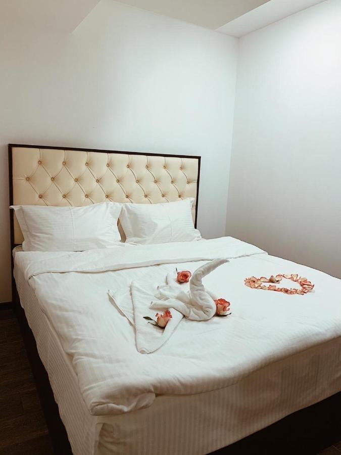 It Hotel Tumanyan Street 예레반 외부 사진