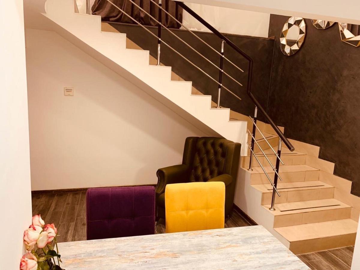 It Hotel Tumanyan Street 예레반 외부 사진
